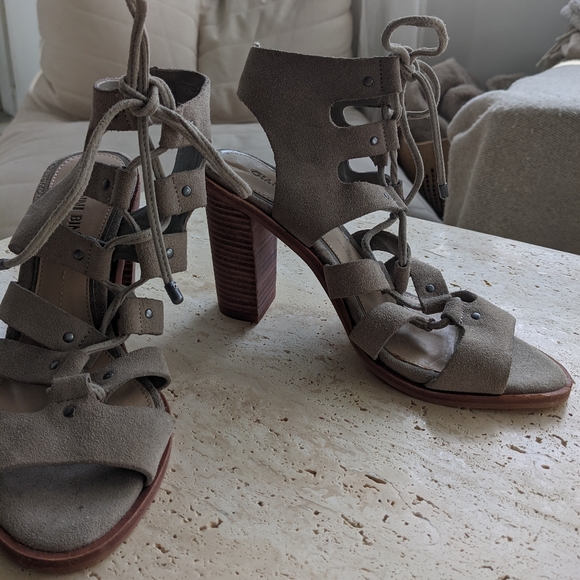 Grey Lace Up Heels Size 7 - Picture 4 of 4